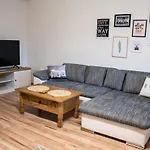 דירה Style